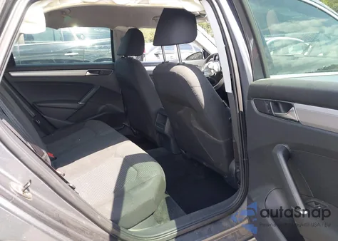 2017 Volkswagen Passat 1.8T S z USA, uszkodzony, nr VIN 1VWAT7A34HC019686